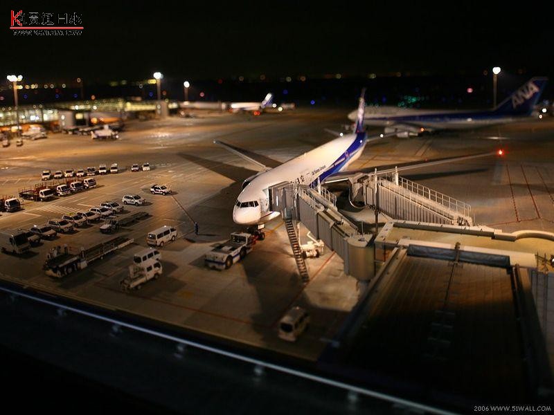夜晚拍摄东京成田机场全日空飞机